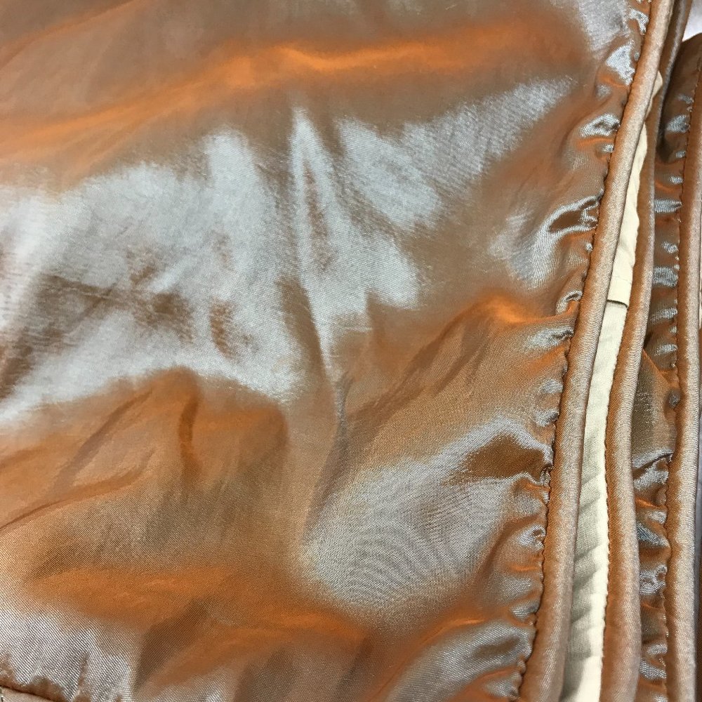 Pair of iridescent pillow cases Bronze tone Square - Picture 4 of 7